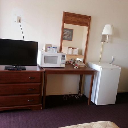 Satellite Inn 앨라모고도 외부 사진